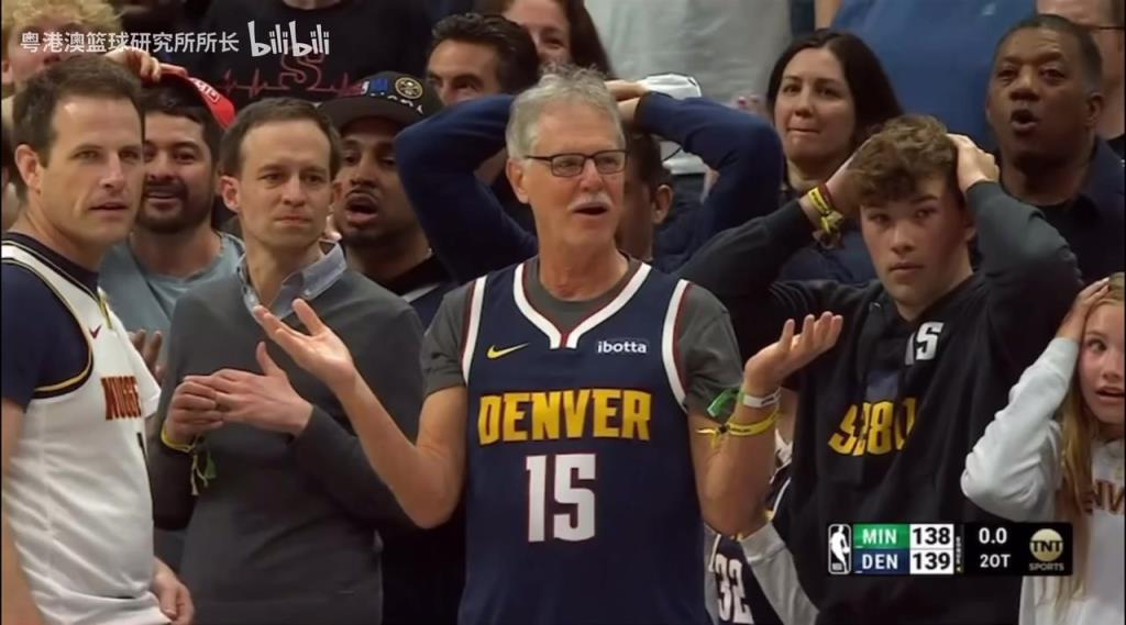 導火索？回顧此前掘金對陣森林狼，威少送出三分犯規(guī)后的眾生相！