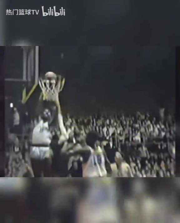 這是怪物嗎？張伯倫高中時期是怎么打球的？校園里的明星！