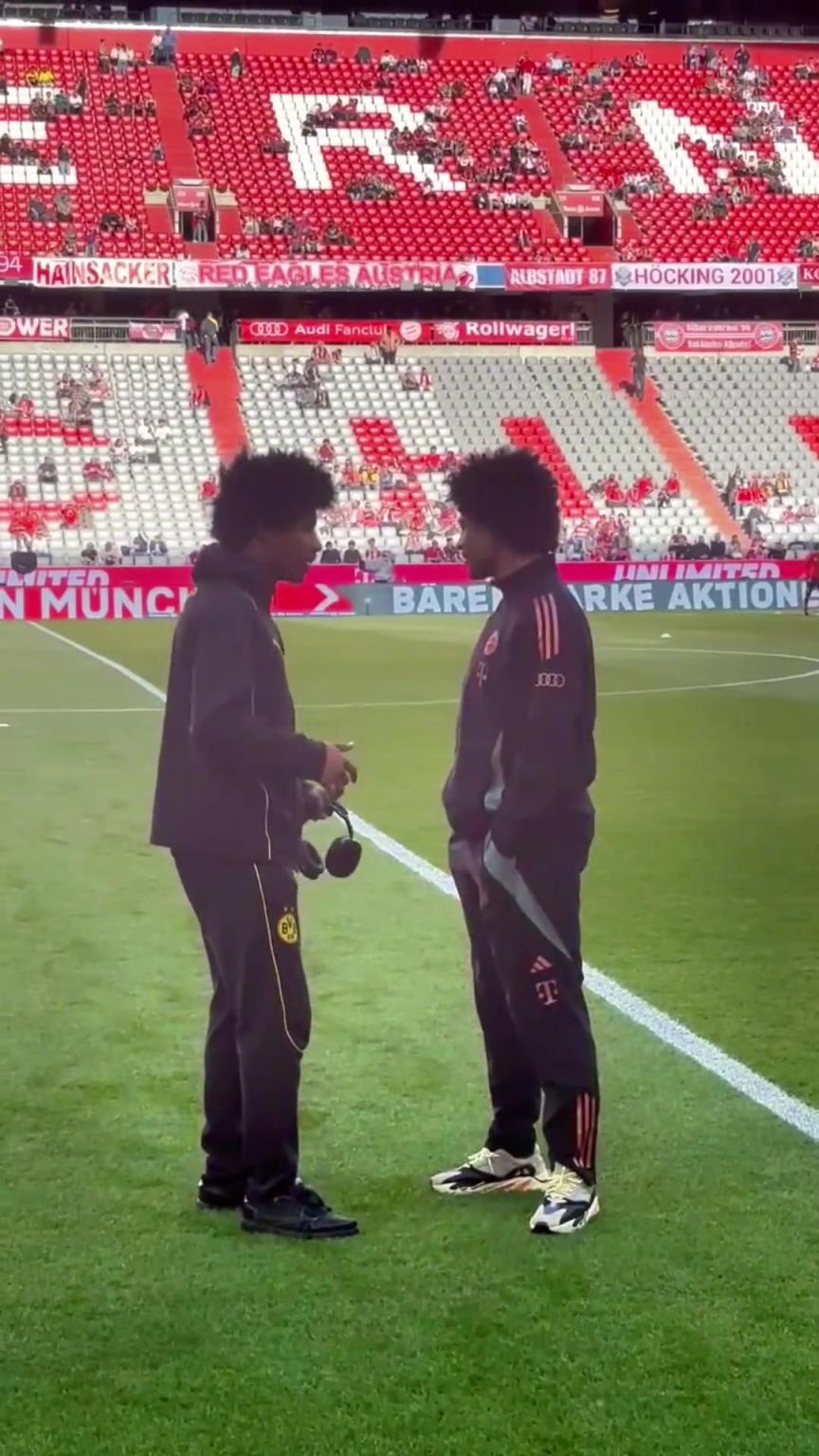 一模一樣的蓬蓬頭！一時(shí)分不清阿德耶米和格納布里了！