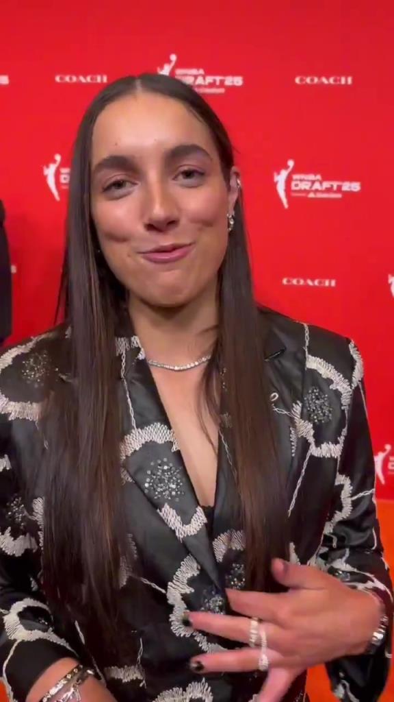 少爺真全能??！威少還幫WNBA新秀妹子們設(shè)計今晚的服裝