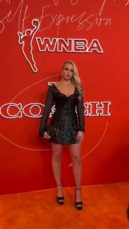 海莉選秀夜紅毯秀，人氣和顏值在這屆都是數(shù)一數(shù)二