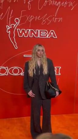 女狀元佩吉強(qiáng)勢(shì)登陸WNBA，實(shí)力超強(qiáng)，顏值也杠杠的